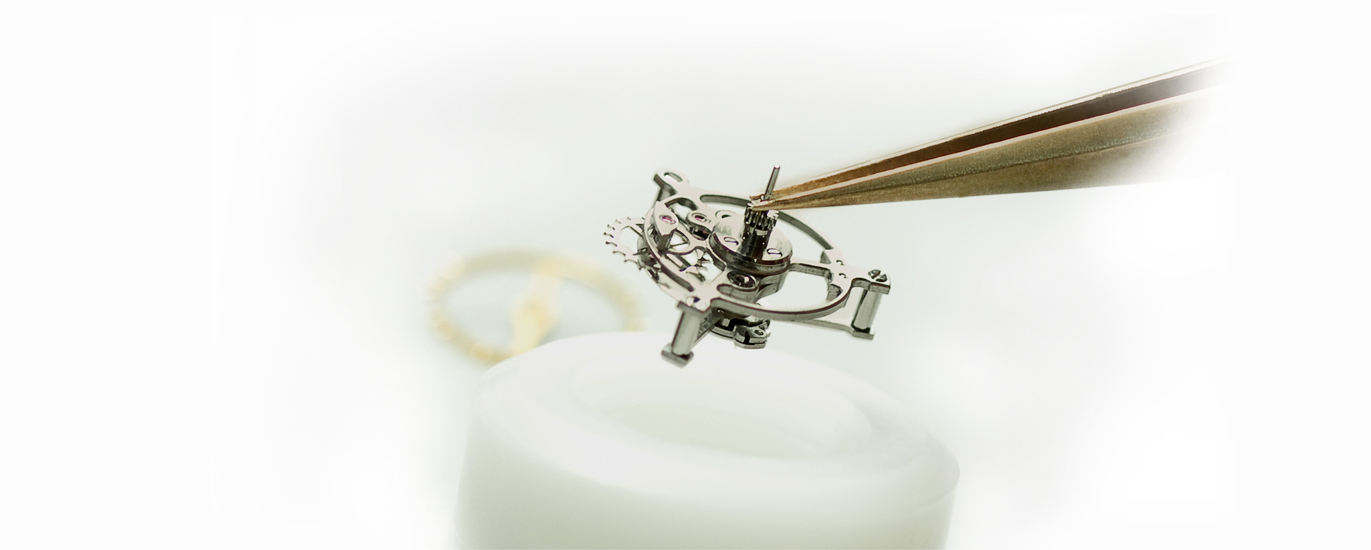 劳力士保修官方维修（劳力士表盘划痕）