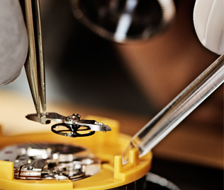 劳力士手表售后服务电话（劳力士金属表带生锈）